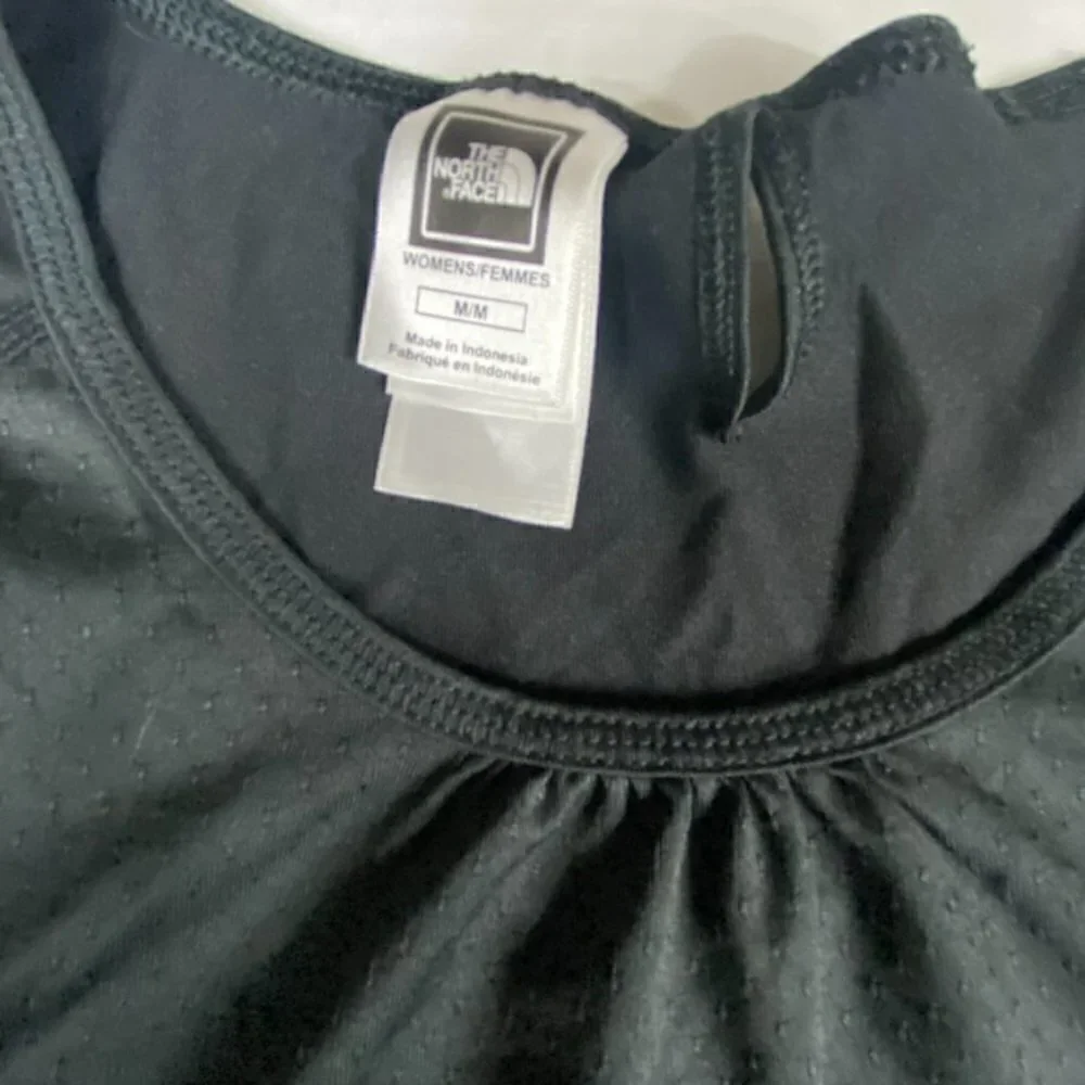 The North Face black short-sleeve shirt, M - Picture 2 of 9